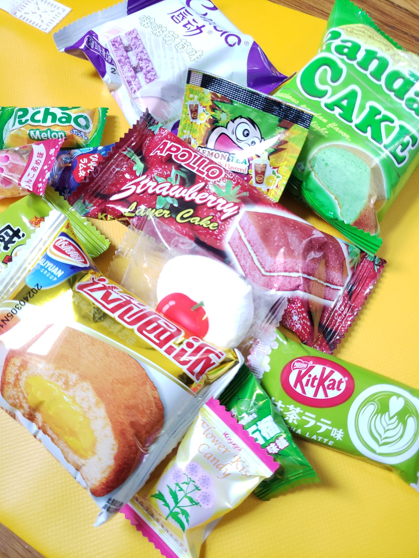 (TIKTOK LIVE) Asian Assorted Snack and Candy Box
