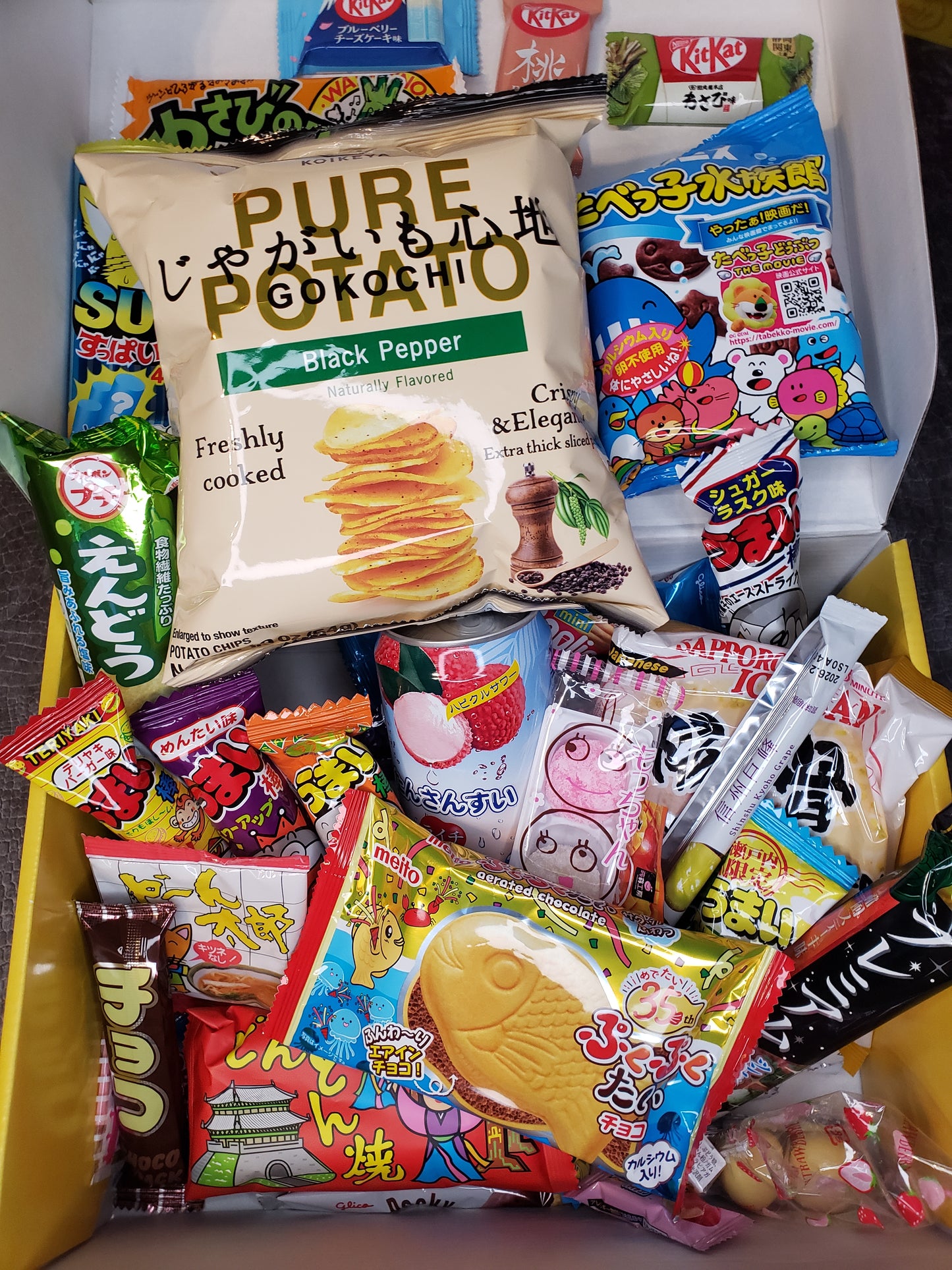 Authentic JAPANESE Snack, Ramen, Drink, and Candy Box