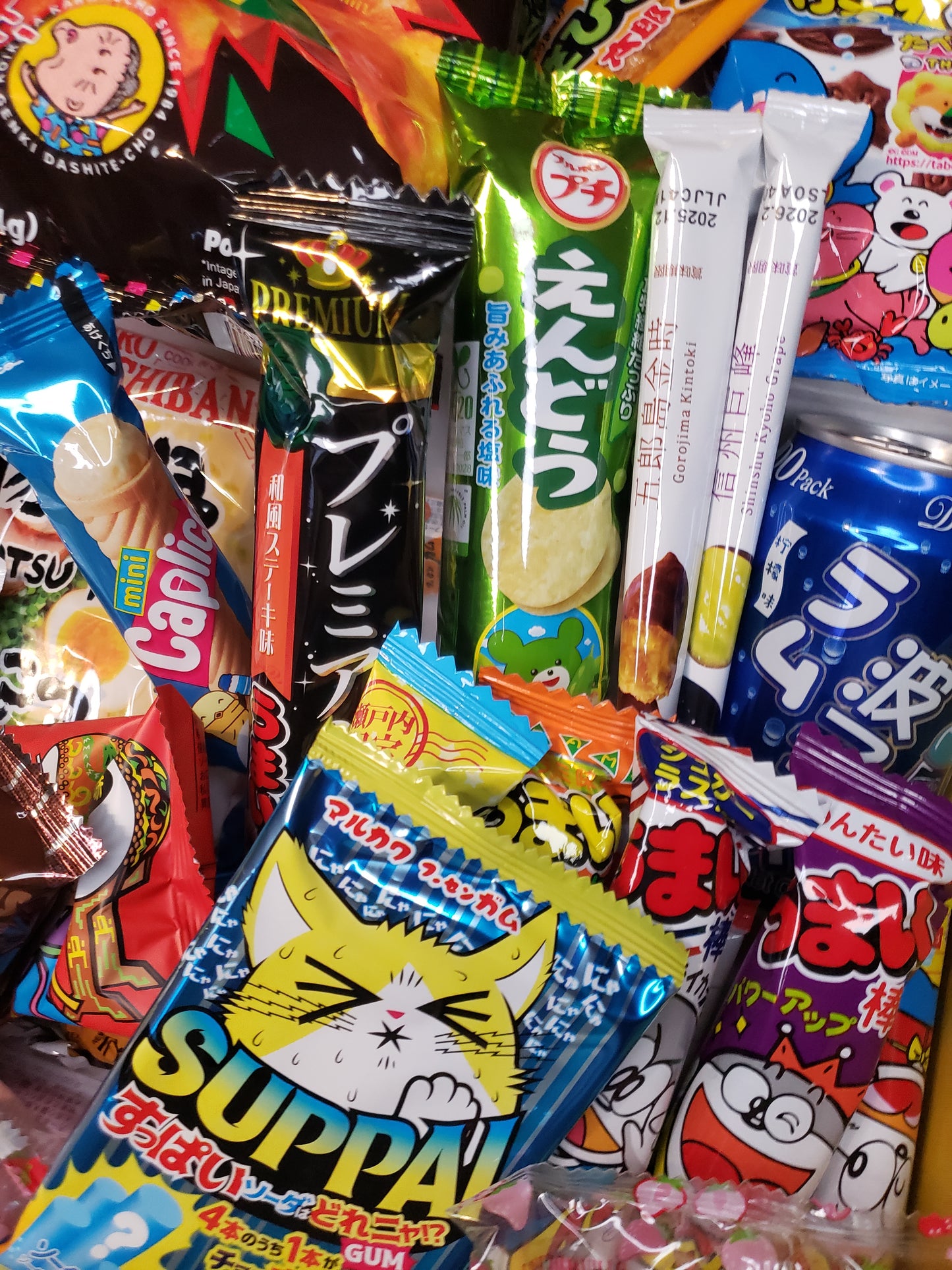 Authentic JAPANESE Snack, Ramen, Drink, and Candy Box