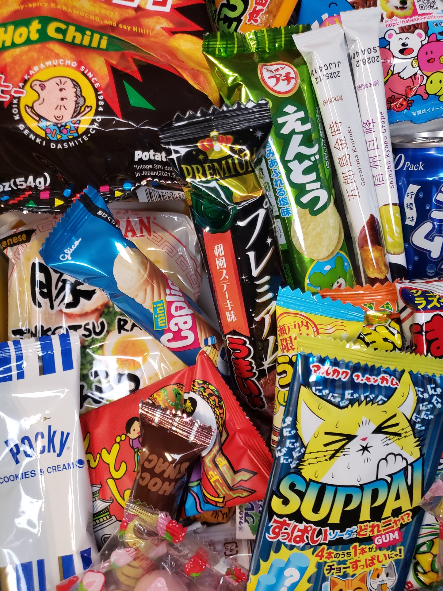 Authentic JAPANESE Snack, Ramen, Drink, and Candy Box